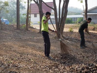 พัฒนาสิ่งแวดล้อม วัดป่าศรีสงคราม (13 ก.พ. 59)