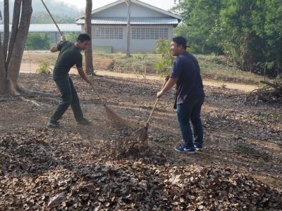 พัฒนาสิ่งแวดล้อม วัดป่าศรีสงคราม (13 ก.พ. 59)