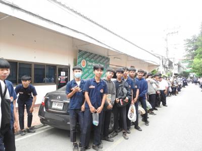 ทำบุญตักบาตรวันสถาปนาวิทยาลัย