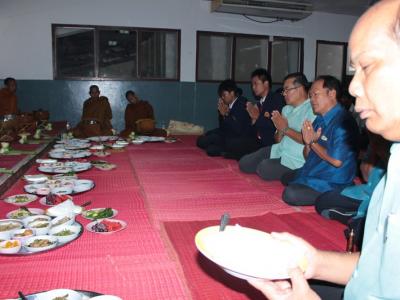 ทำบุญตักบาตรวันคล้ายวันสถาปนาวิทยาลัย